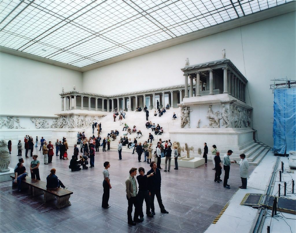Thomas Struth - Pergamon Museum 1, Berlin 2001